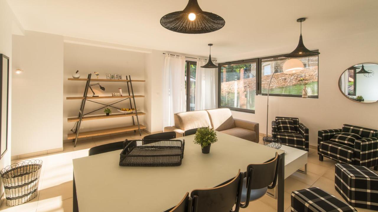 Cote Jardin Avec Jacuzzi Privatif Et Parking Prive Lejlighed Sarlat-la-Canéda Eksteriør billede